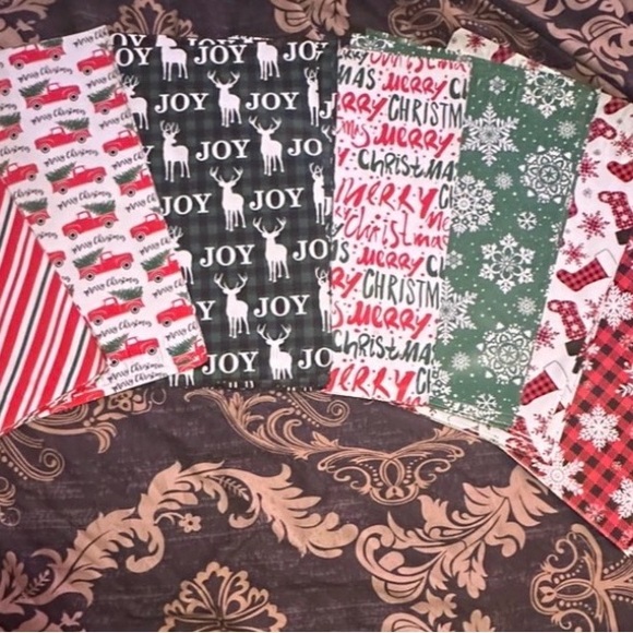 FESTIVE HOLIDAY POLYMAILERS. (Pick your choice of one). 10x13 SIZE. (10 a set.) - Picture 3 of 4